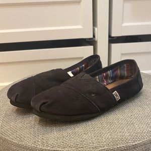 Black TOMS size 7